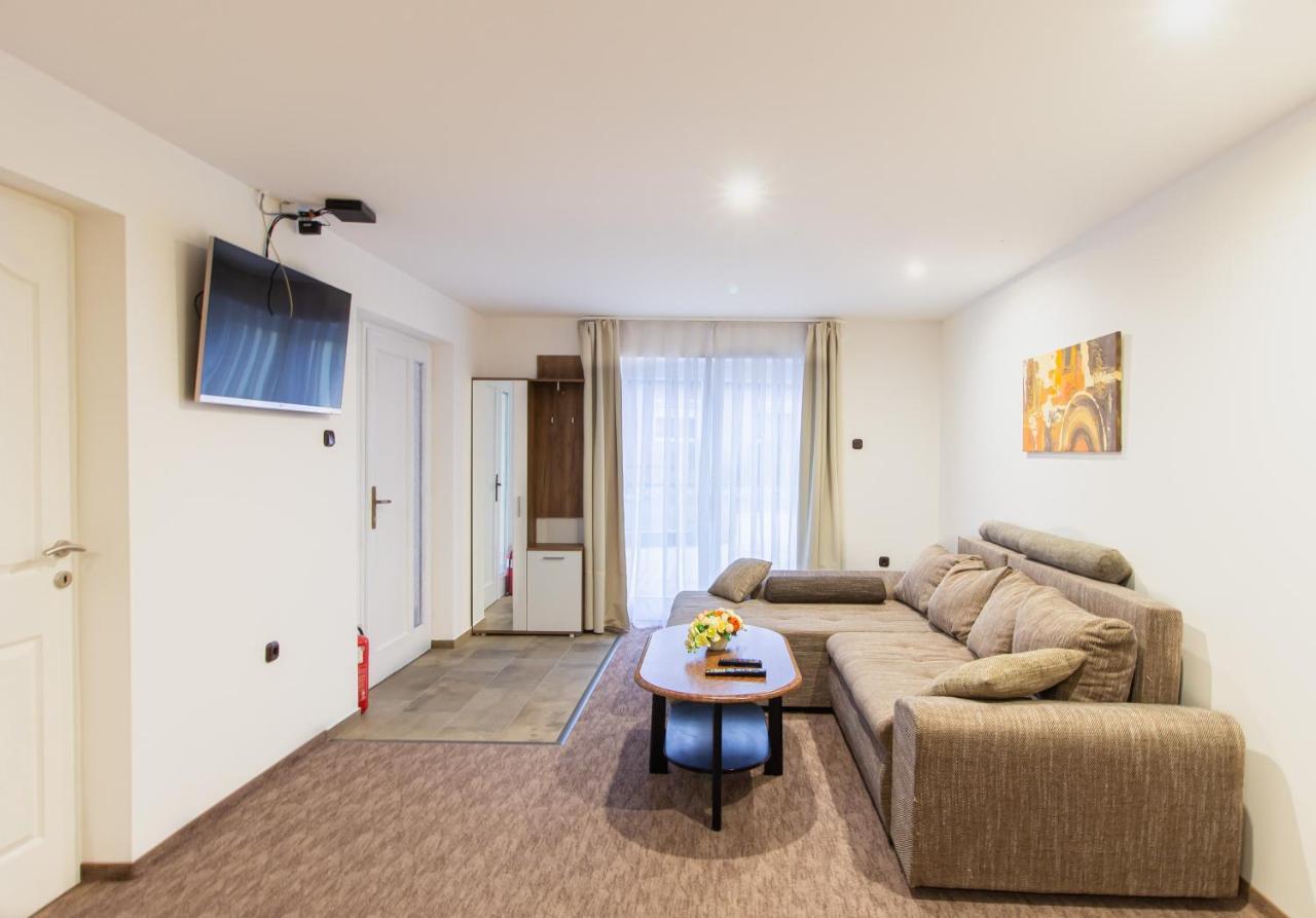 Deli Terasz A Apartman Free Parking, Self-Check-In Anytime 杰尔 外观 照片