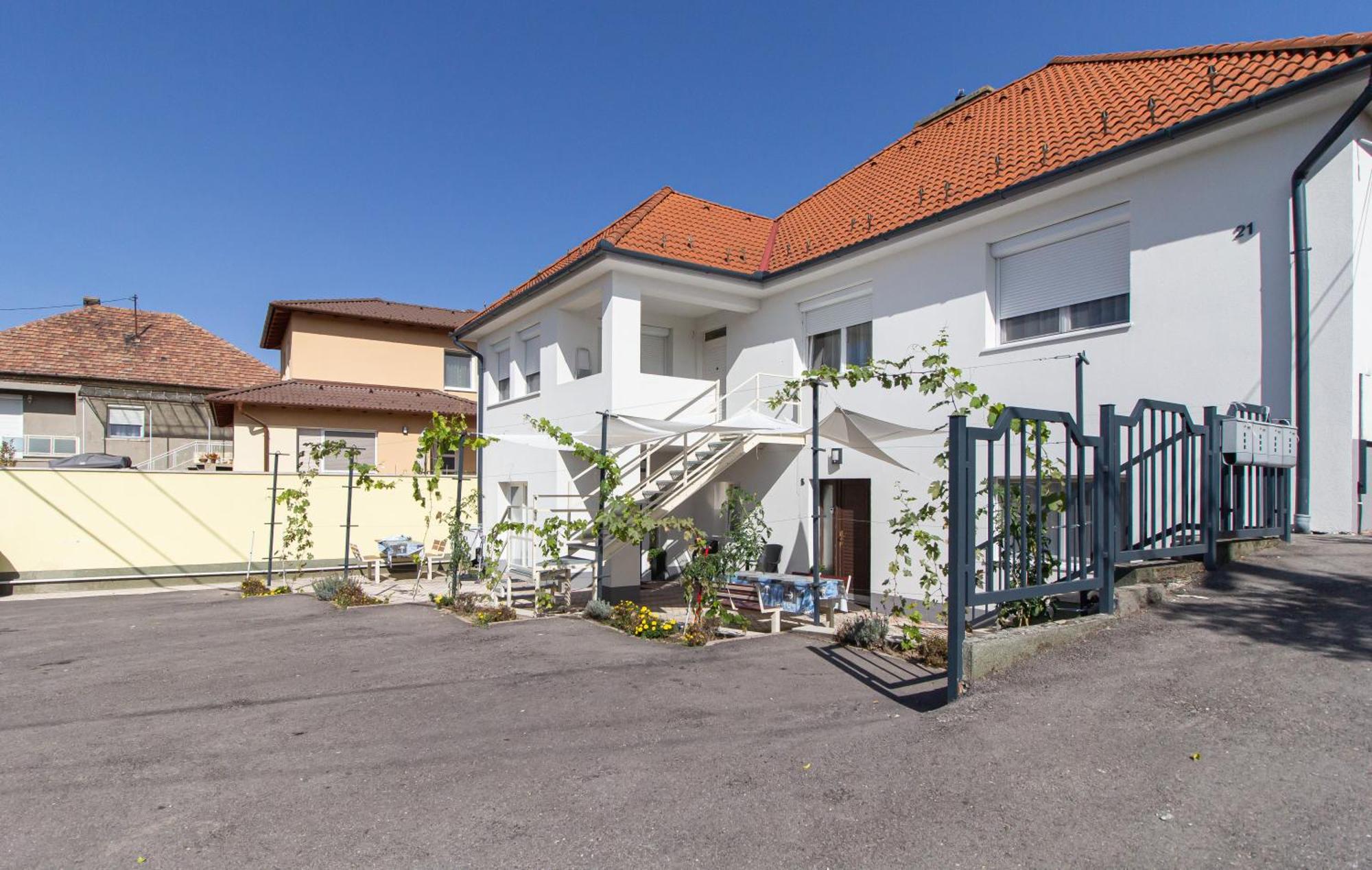 Deli Terasz A Apartman Free Parking, Self-Check-In Anytime 杰尔 外观 照片