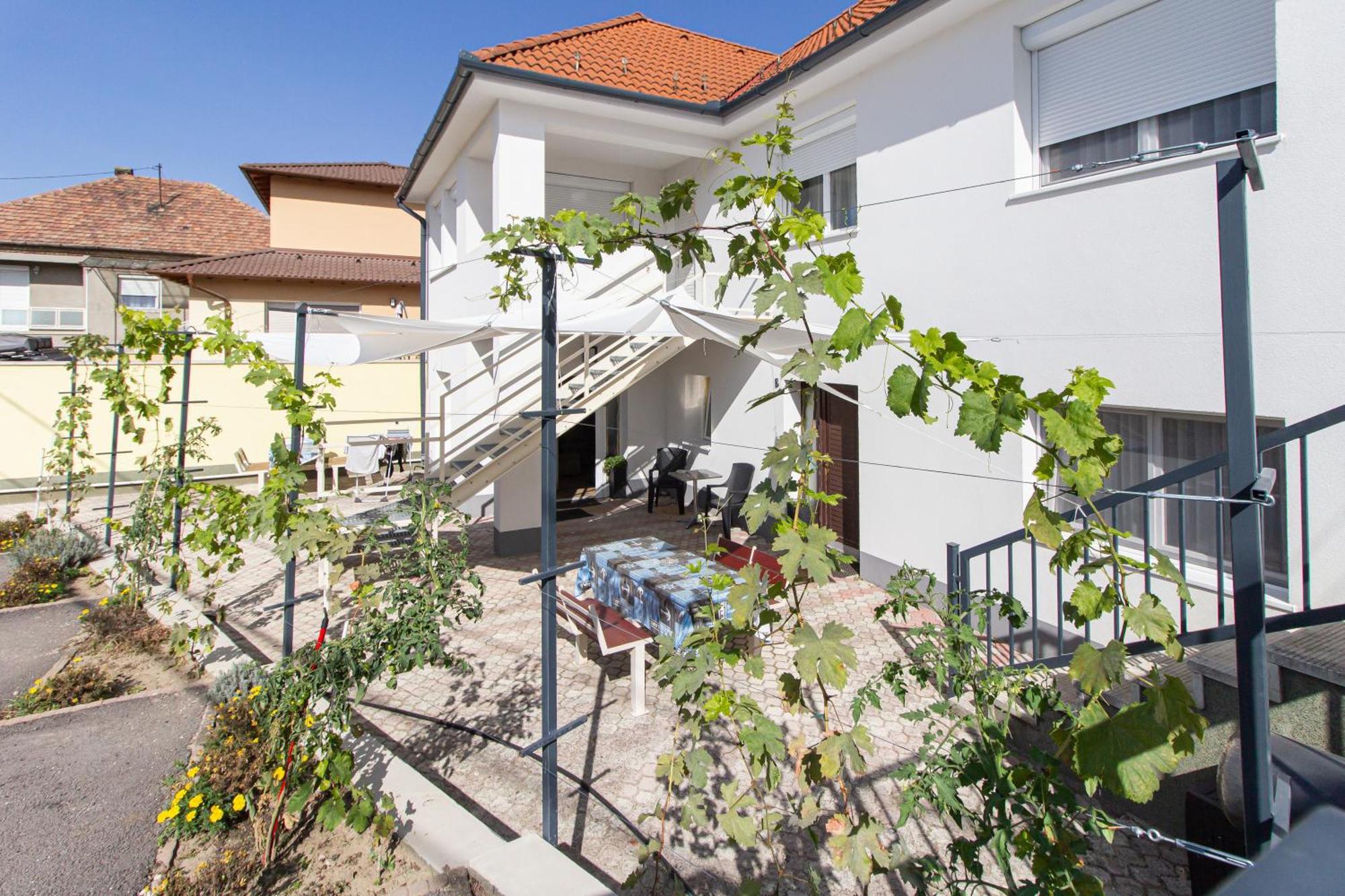 Deli Terasz A Apartman Free Parking, Self-Check-In Anytime 杰尔 外观 照片